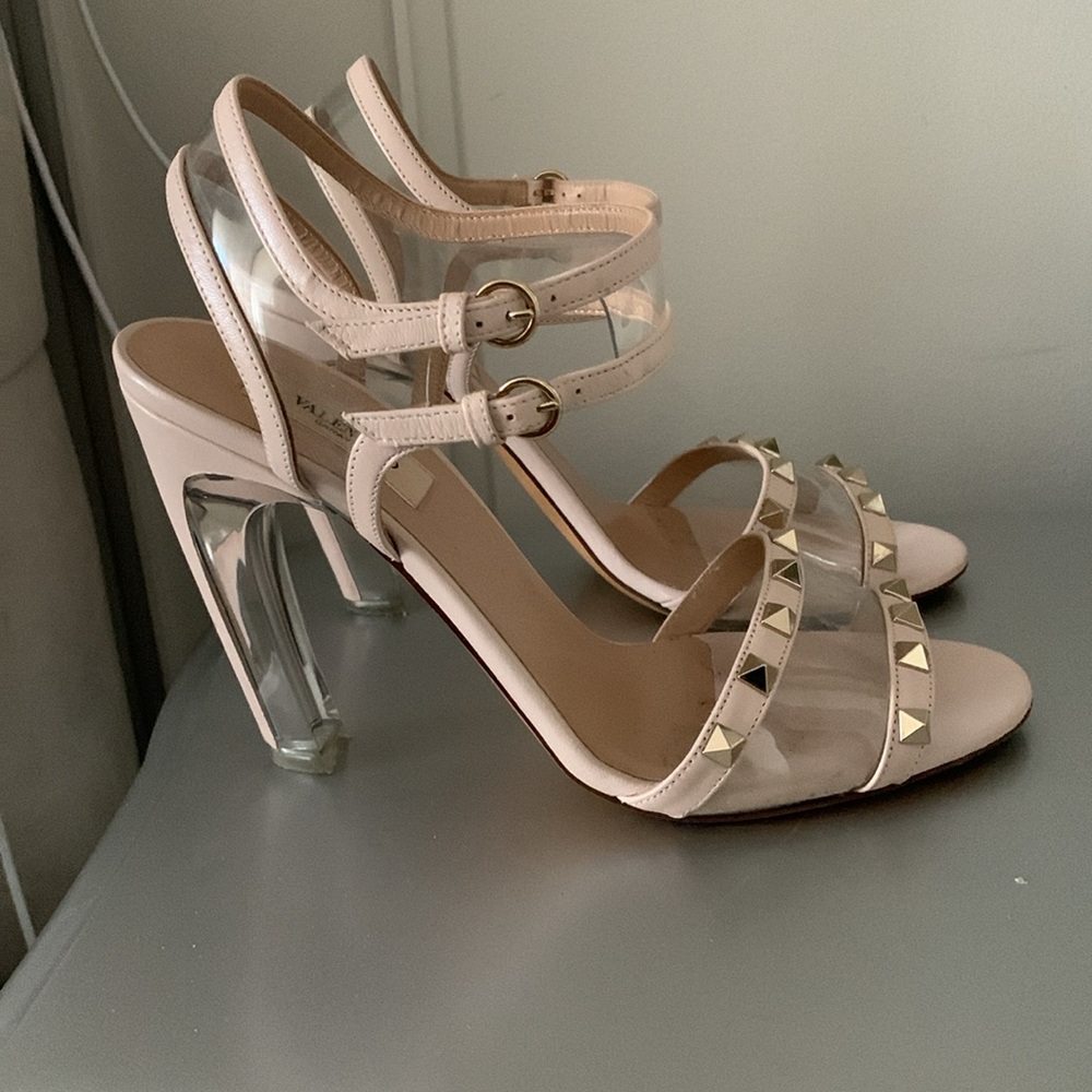 Valentino Shoes sz 39 worn few times